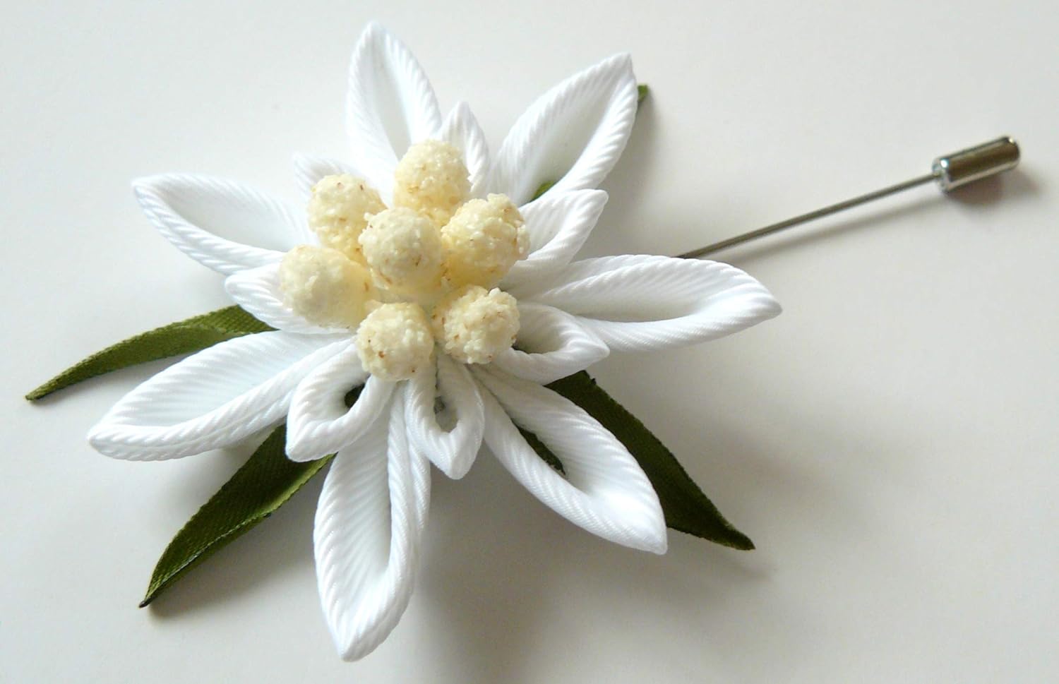custom-flower-lapel-pins